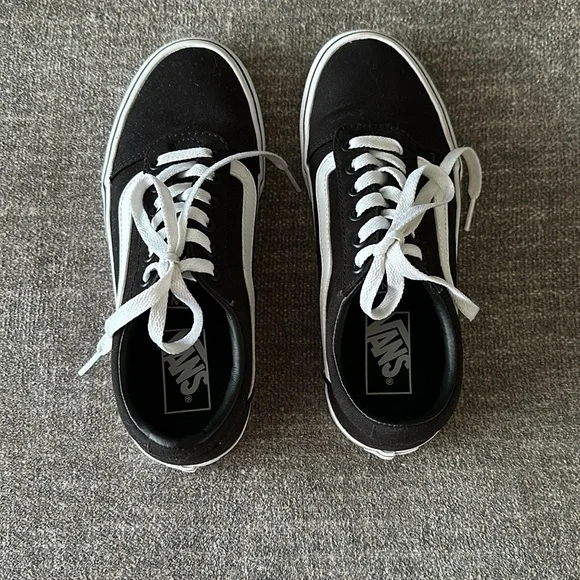 Women’s Vans Ward women’s shoes. Size 6.5 - Picture 11 of 15